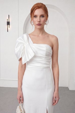 Kadın Beyaz Yaka Detay Yırtmaçlı Söz Nişan Nikah Abiye Elbise