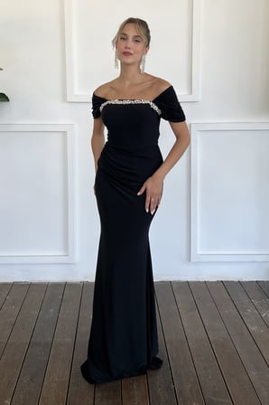 Kadın Siyah Kayık Yaka Taş Detay Uzun Örme Abiye Elbise