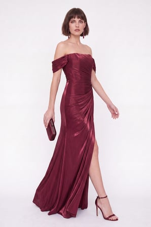 Kadın Bordo Kayık Yaka Yırtmaçlı Uzun Şifon Abiye Elbise