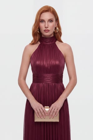 Kadın Bordo Halter Yaka Drapeli Uzun Parlak Kumaş Abiye Elbise