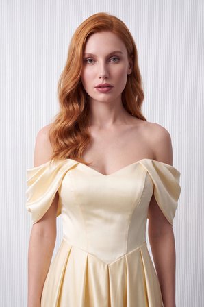 Kadın Sarı Kayık Yaka Uzun Kloş Söz Nişan Abiye Elbise