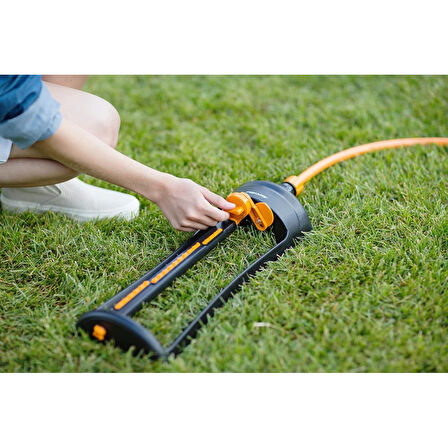 Fiskars 1023661 Metal Ayaklı Salınımlı Fıskiye