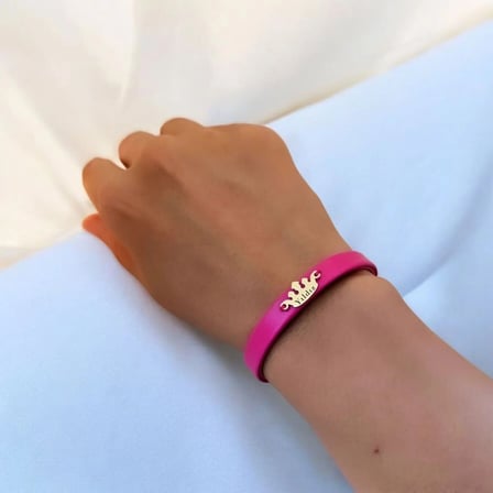 14 Ayar Altın Plakalı Yıldız İsmine Özel Doğal Pembe Derili Taç Motifli Hediye Bileklik-642