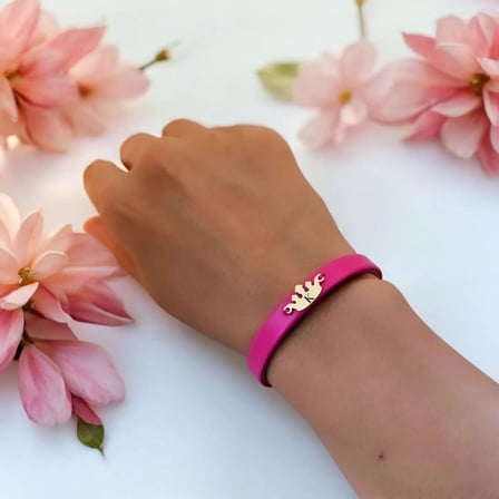 14 Ayar Altın Plakalı K Harfine Özel Taç Motifli Doğal Pembe Derili Hediye Bileklik-642
