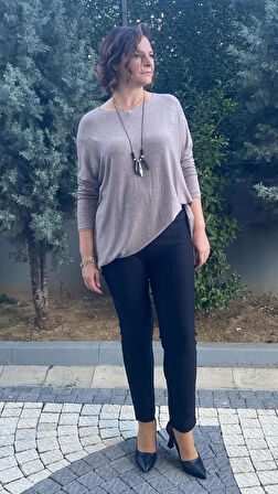 Kadın Siyah Punto Boru Paça Pantolon  (Bir Beden  Küçük Tercih Edin )