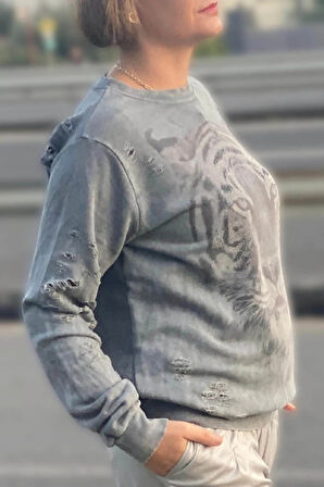 Kadın Gri Kaplan Desenli Sweat