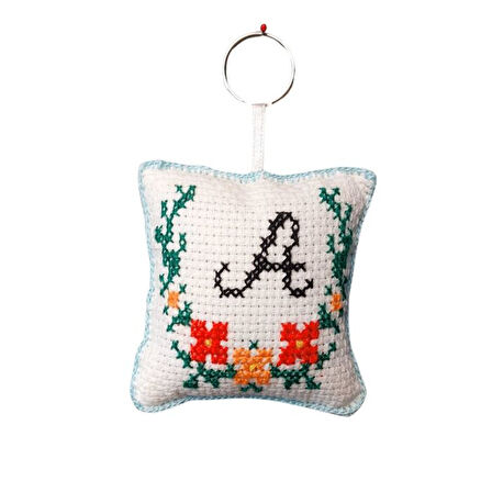 Uretti - Sibel 2453 8018 El Yapımı A Harfi Kanaviçe Anahtarlık