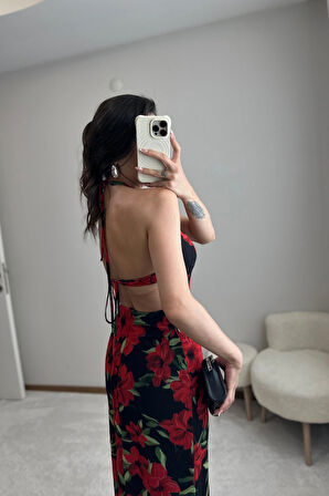 Tasarım Sırt Dekolteli Güllü Elbise