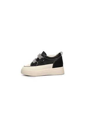 GUJA 24K313-1 GİZLİ DOLGU CIRTI TAŞLI SNEAKER KADIN AYAKKABI