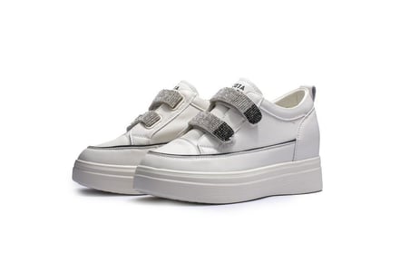 GUJA 24K313-1 GİZLİ DOLGU CIRTI TAŞLI SNEAKER KADIN AYAKKABI