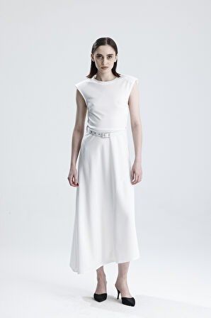 Vatkalı Kemer detaylı Kolsuz Uzun Elbise | ELB36216 Beyaz