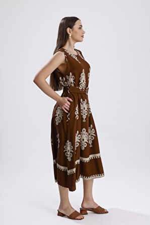 Beli Kemerli Yaka Arkası Top Düğmeli Kolsuz Dokuma Viskon Ellbise | ELB36223 Kahve Desenli