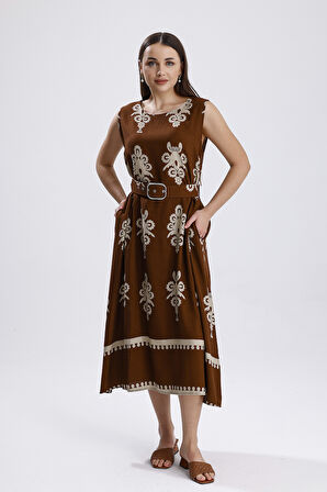 Beli Kemerli Yaka Arkası Top Düğmeli Kolsuz Dokuma Viskon Ellbise | ELB36223 Kahve Desenli