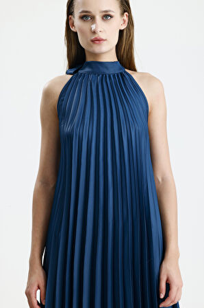 Yüksek Yaka Pile Detaylı Saten  Maxi Elbise | Elb34513 İndigo