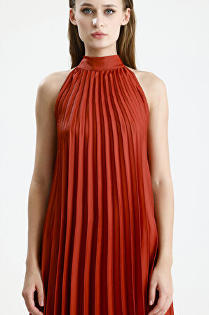 Yüksek Yaka Pile Detaylı Saten  Maxi Elbise | Elb34513 KİREMİT