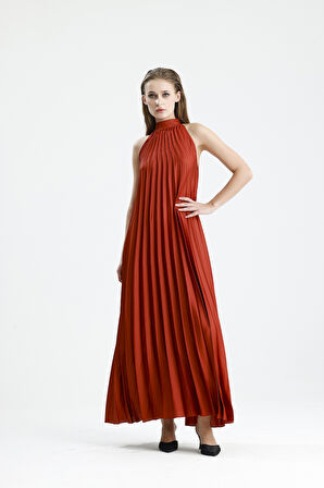 Yüksek Yaka Pile Detaylı Saten  Maxi Elbise | Elb34513 KİREMİT