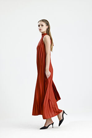 Yüksek Yaka Pile Detaylı Saten  Maxi Elbise | Elb34513 KİREMİT