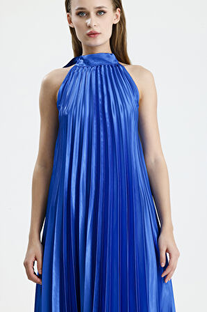 Yüksek Yaka Pile Detaylı Saten  Maxi Elbise | Elb34513 Saks