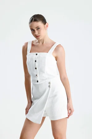 Şanel Dokulu Düğmeli Askılı Crop Bluz | BUST35122 Beyaz