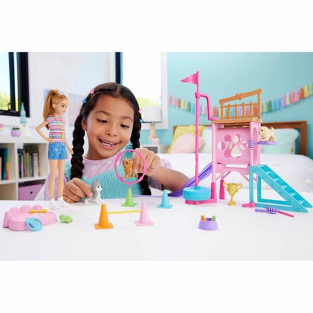 Mattel Oyuncak Barbie Stacie'nin Köpekçik Oyun Parkı HRM10