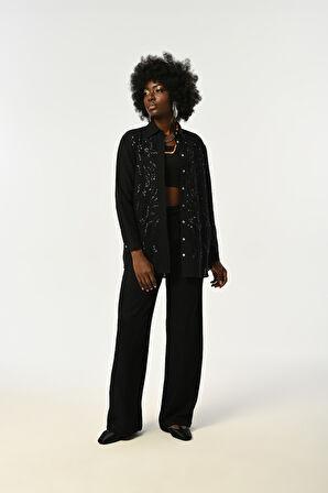 KADIN PUL VE NAKIŞ İŞLEMELİ OVERSİZE GÖMLEK