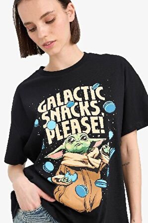 DeFacto Coool Star Wars-Mandalorian Oversize Geniş Kalıp Baskılı Kısa Kollu Tişört E6153AX25SMBK81