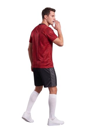 BEŞİKTAŞ ORİJİNAL LİSANSLI UMBRO SİYAH-KIRMIZI SET FORMA LAZER KUTU HEDİYELİ