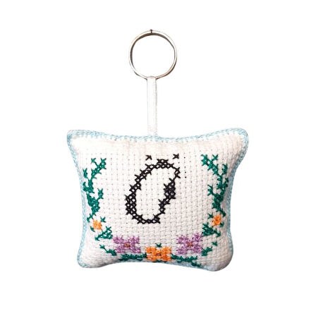 Uretti - Sibel 2453 8776 El Yapımı Ö Harfi Kanaviçe Anahtarlık