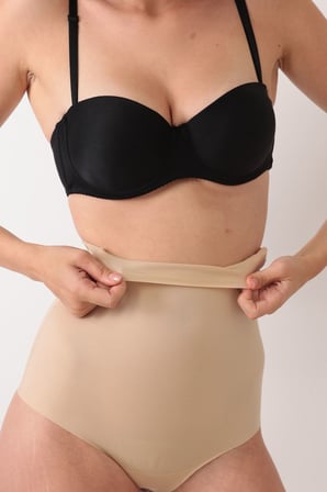 Özel Seri Ten Lazer Kesim String Tanga Korse Çeyiz Kombin Stil
