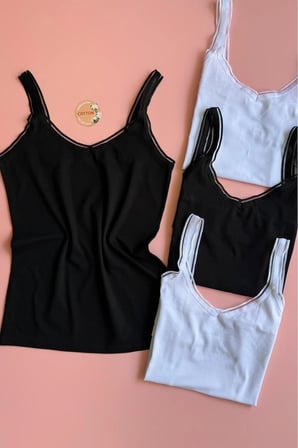 Elva Sheer | 4'lü Siyah Ve Beyaz Renk Tül Detaylı Askılı V Yaka Kadın T-shirt Atlet 64E60
