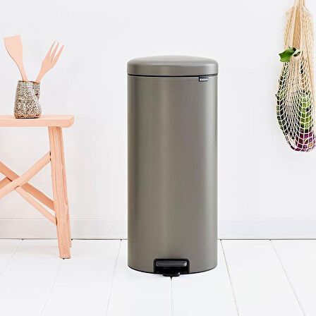 Brabantia Çöp Kutusu 30 litre Newicon Pedallı Platin 114441