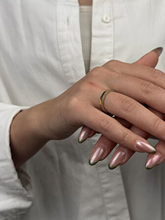 14 Ayar Altın Kenarları Taşlı Yüzük 961