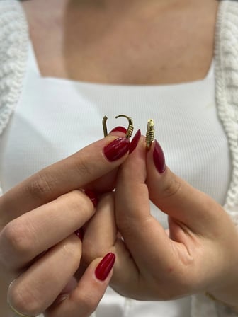 14 Ayar Altın Oval Desenli Sade Düz Küpe 1289