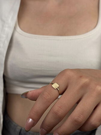 14 Ayar Altın Kare Şekilli Yüzük 974