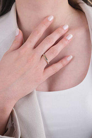 14 Ayar Altın Sıralı Çizgi Yüzük 201