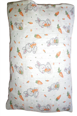 More Home Müslin Bebek Yastık Kılıfı Kapaklı 35X45 Havuç Yiyen Tavşan