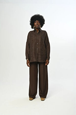 KADIN ÇİZGİLİ DESENLİ DÜZ RENK OVERSİZE KESİM GÖMLEK