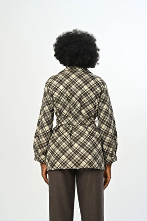 KADIN DESENLİ ÇİFT CEPLİ KUŞAKLI GÖMLEK