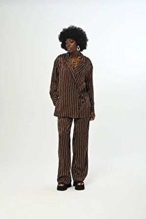 KADIN KAHVERENGİ ÇİZGİLİ ÖNDEN BAĞLAMALI DESENLİ GÖMLEK