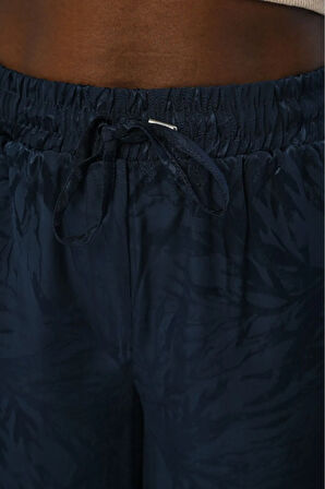 KADIN BELİ LASTİKLİ BOL PAÇA LACİVERT DESENLİ PANTOLON