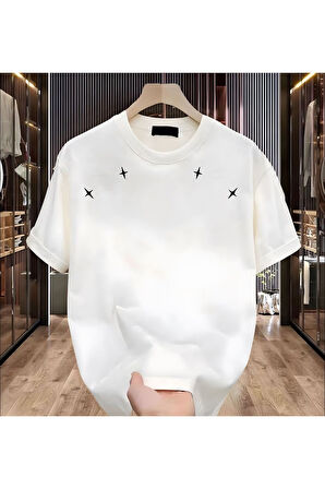 4 Yıldız Baskılı Beyaz Erkek Tshirt