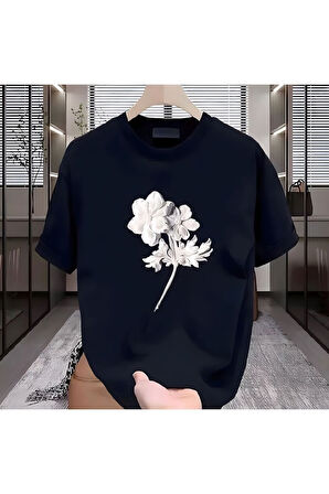 Beyaz Çiçek Baskılı Siyah Erkek Tshirt
