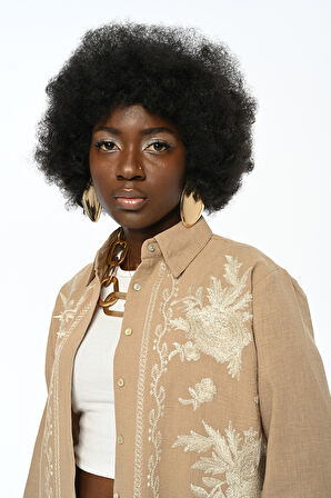 KADIN ÖNÜ ÇİÇEK NAKIŞ İŞLEMELİ DÜZ RENK GÖMLEK