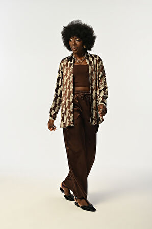 KADIN KAHVERENGİ-KREM DESENLİ OVERSİZE KESİM GÖMLEK