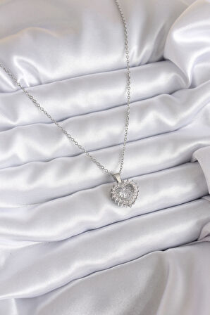 316L Çelik Zincir Gümüş Renk Zirkon Taşlı Kalp Model Kadın Kolye