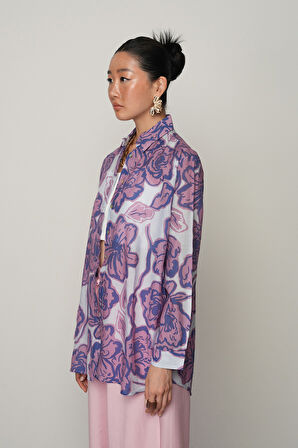 KADIN MOR VE LİLA ÇİÇEK KARIŞIMLI OVERSİZE GÖMLEK