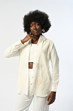 KADIN NAKIŞ VE PUL İŞLEMELİ EKRU OVERSİZE GÖMLEK