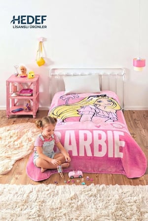 Taç Lisanslı Outlet Barbie Battaniye Tek Kişilik (Kullanıma engel olmayan ufak tefek hataları olabilir)