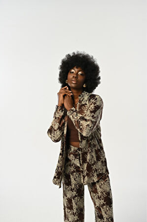 KADIN KARIŞIK DESENLİ KAHVERENGİ OVERSİZE KESİM GÖMLEK