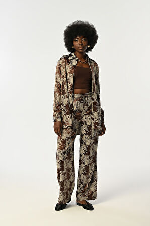 KADIN KARIŞIK DESENLİ KAHVERENGİ OVERSİZE KESİM GÖMLEK